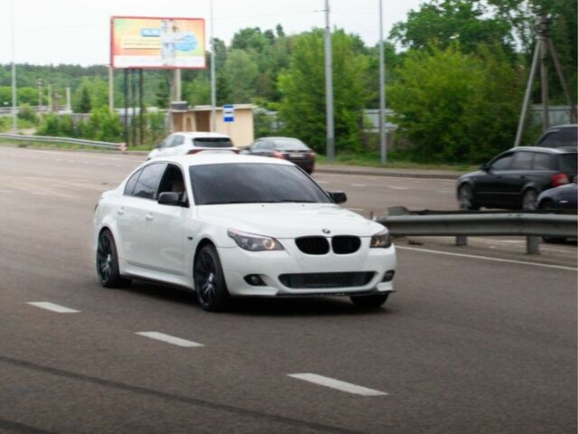 Белый БМВ 5 Серия, объемом двигателя 3 л и пробегом 290 тыс. км за 10500 $, фото 11 на Automoto.ua