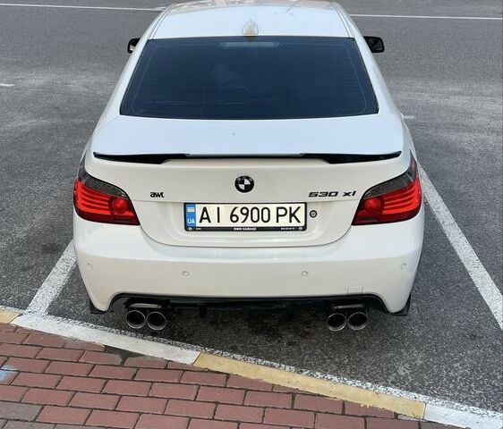 Белый БМВ 5 Серия, объемом двигателя 3 л и пробегом 290 тыс. км за 10500 $, фото 13 на Automoto.ua