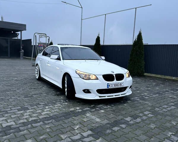 Белый БМВ 5 Серия, объемом двигателя 2 л и пробегом 315 тыс. км за 13800 $, фото 2 на Automoto.ua