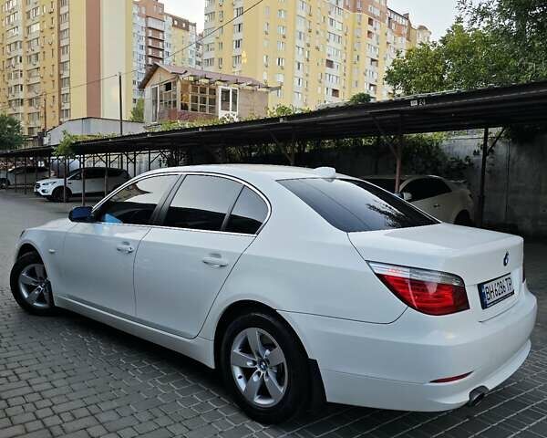 Білий БМВ 5 Серія, об'ємом двигуна 2 л та пробігом 246 тис. км за 9500 $, фото 26 на Automoto.ua
