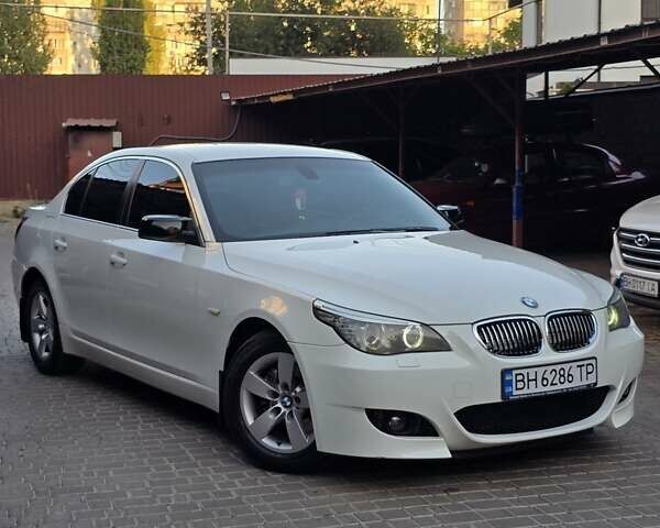 Білий БМВ 5 Серія, об'ємом двигуна 2 л та пробігом 246 тис. км за 9500 $, фото 5 на Automoto.ua