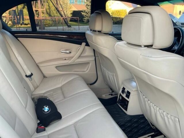 Белый БМВ 5 Серия, объемом двигателя 3 л и пробегом 290 тыс. км за 10500 $, фото 23 на Automoto.ua