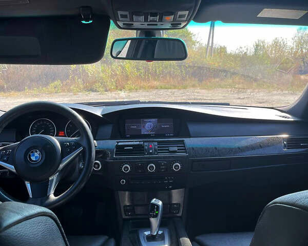 Белый БМВ 5 Серия, объемом двигателя 3 л и пробегом 239 тыс. км за 11000 $, фото 7 на Automoto.ua