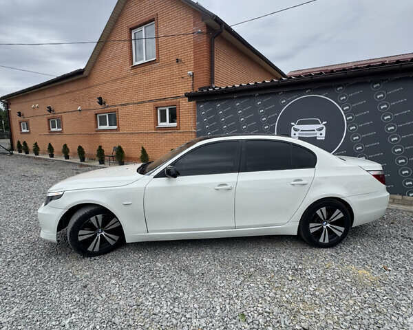 Білий БМВ 5 Серія, об'ємом двигуна 3 л та пробігом 220 тис. км за 8500 $, фото 4 на Automoto.ua