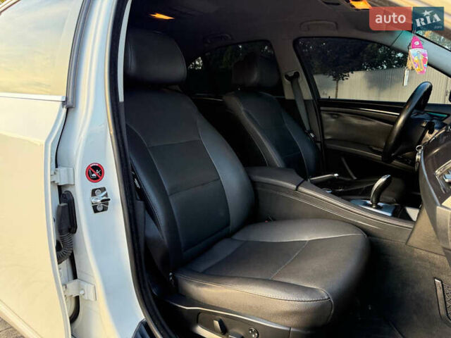 Белый БМВ 5 Серия, объемом двигателя 2 л и пробегом 276 тыс. км за 9850 $, фото 28 на Automoto.ua