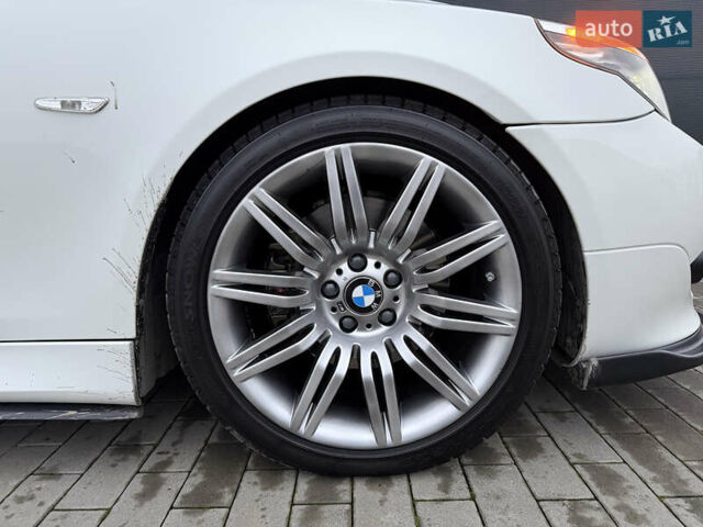Белый БМВ 5 Серия, объемом двигателя 3 л и пробегом 333 тыс. км за 18500 $, фото 8 на Automoto.ua