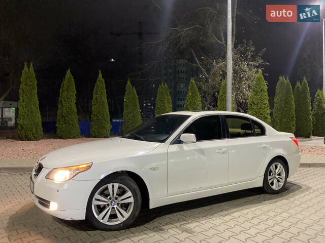 Белый БМВ 5 Серия, объемом двигателя 3 л и пробегом 200 тыс. км за 6500 $, фото 1 на Automoto.ua