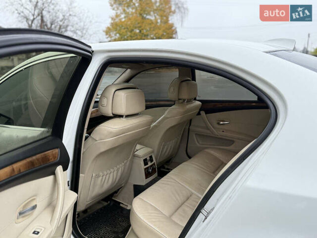 Белый БМВ 5 Серия, объемом двигателя 3 л и пробегом 200 тыс. км за 6500 $, фото 11 на Automoto.ua