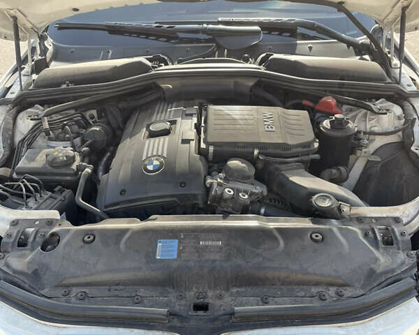 Белый БМВ 5 Серия, объемом двигателя 3 л и пробегом 239 тыс. км за 11000 $, фото 8 на Automoto.ua