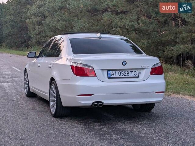 Білий БМВ 5 Серія, об'ємом двигуна 3 л та пробігом 54 тис. км за 14700 $, фото 26 на Automoto.ua