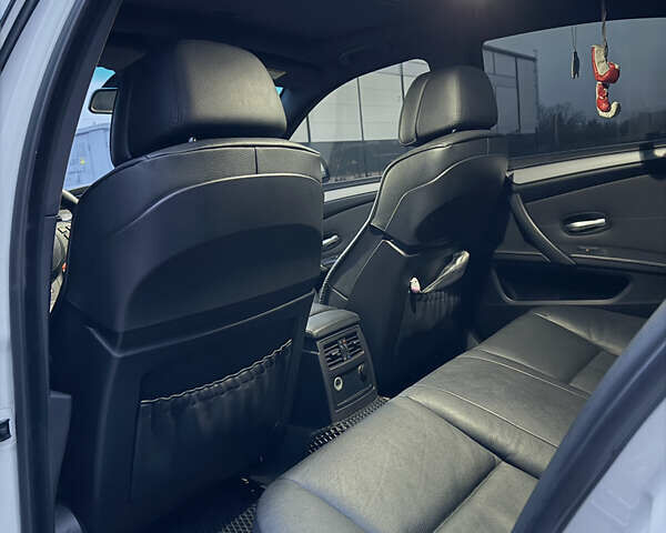 Белый БМВ 5 Серия, объемом двигателя 3 л и пробегом 333 тыс. км за 18500 $, фото 38 на Automoto.ua