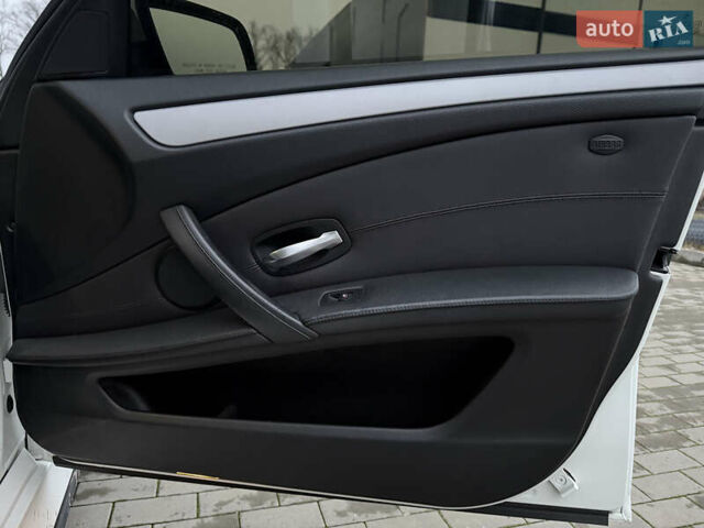 Белый БМВ 5 Серия, объемом двигателя 3 л и пробегом 333 тыс. км за 18500 $, фото 28 на Automoto.ua