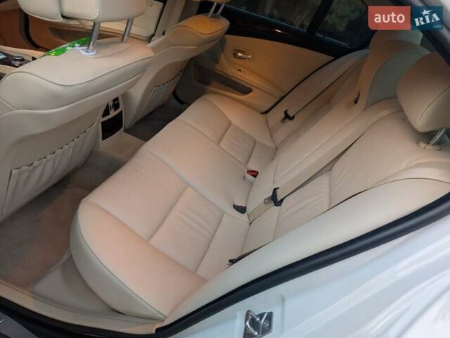 Білий БМВ 5 Серія, об'ємом двигуна 3 л та пробігом 54 тис. км за 14700 $, фото 34 на Automoto.ua