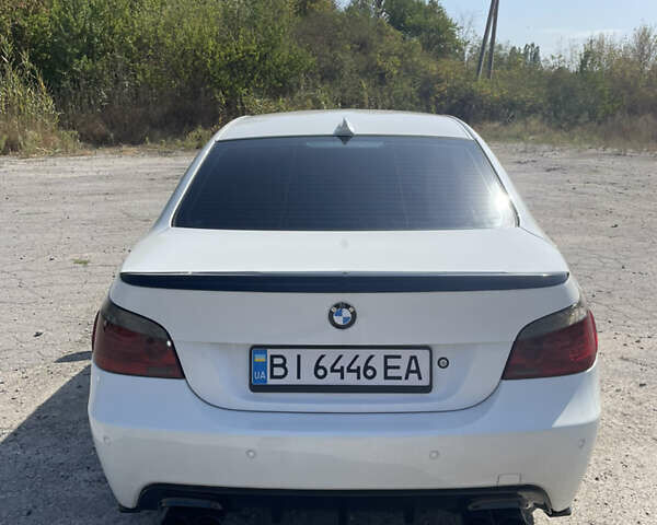 Белый БМВ 5 Серия, объемом двигателя 3 л и пробегом 239 тыс. км за 11000 $, фото 3 на Automoto.ua
