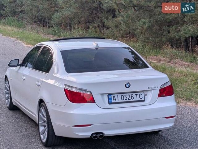 Білий БМВ 5 Серія, об'ємом двигуна 3 л та пробігом 54 тис. км за 14700 $, фото 28 на Automoto.ua