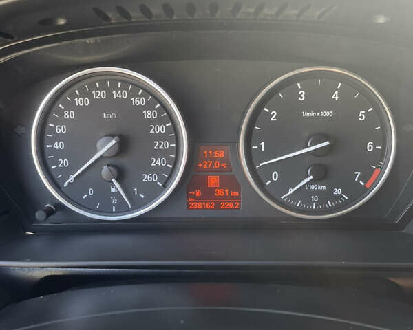 Белый БМВ 5 Серия, объемом двигателя 3 л и пробегом 239 тыс. км за 11000 $, фото 6 на Automoto.ua