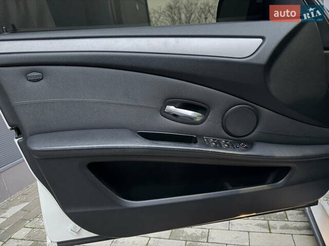 Белый БМВ 5 Серия, объемом двигателя 3 л и пробегом 333 тыс. км за 18500 $, фото 21 на Automoto.ua