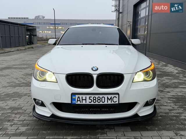 Белый БМВ 5 Серия, объемом двигателя 3 л и пробегом 333 тыс. км за 18500 $, фото 1 на Automoto.ua