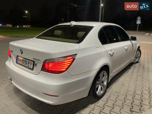 Белый БМВ 5 Серия, объемом двигателя 3 л и пробегом 200 тыс. км за 6500 $, фото 4 на Automoto.ua