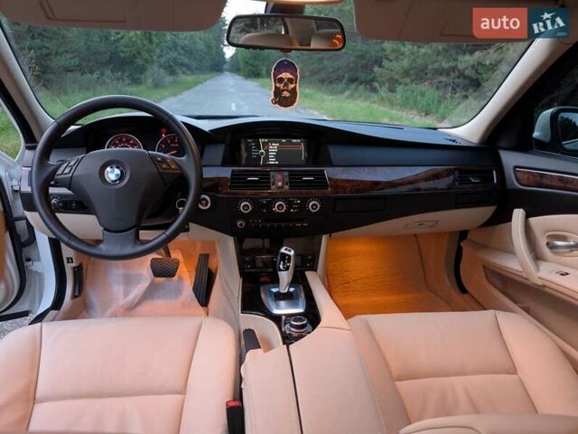 Білий БМВ 5 Серія, об'ємом двигуна 3 л та пробігом 54 тис. км за 14700 $, фото 7 на Automoto.ua