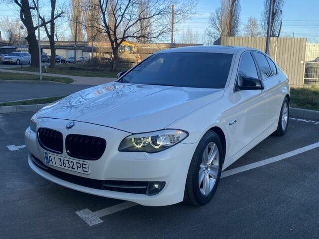 Белый БМВ 5 Серия, объемом двигателя 3 л и пробегом 306 тыс. км за 11200 $, фото 1 на Automoto.ua