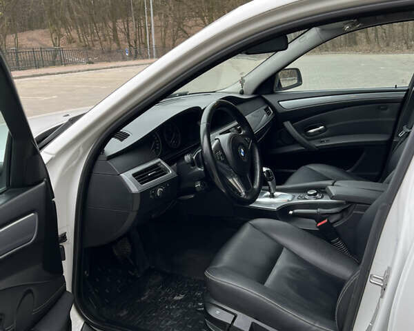Белый БМВ 5 Серия, объемом двигателя 2 л и пробегом 289 тыс. км за 12100 $, фото 3 на Automoto.ua