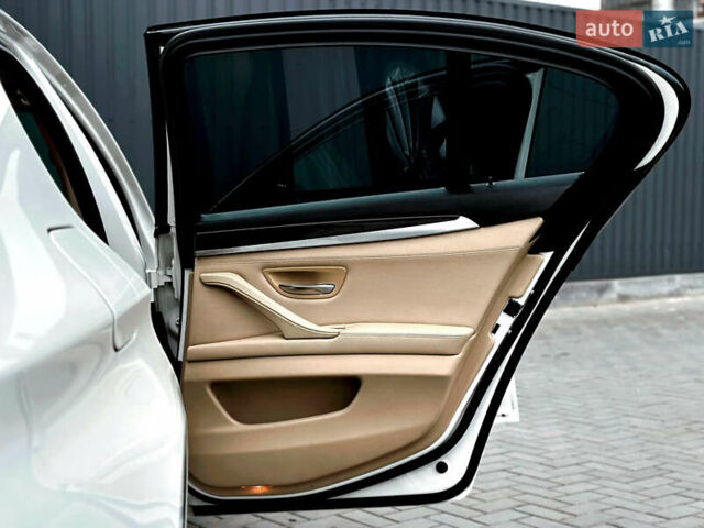 Белый БМВ 5 Серия, объемом двигателя 2.99 л и пробегом 280 тыс. км за 13600 $, фото 15 на Automoto.ua