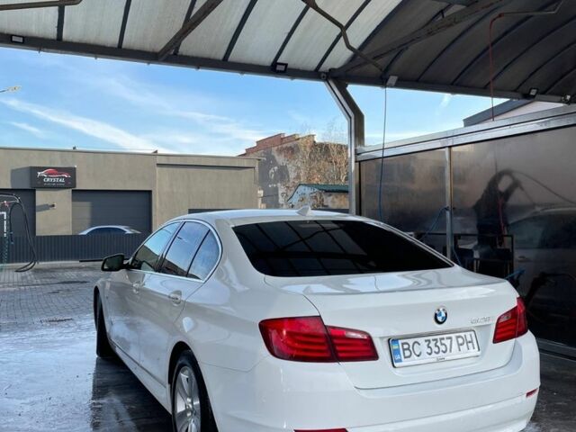 Білий БМВ 5 Серія, об'ємом двигуна 3 л та пробігом 300 тис. км за 9999 $, фото 2 на Automoto.ua