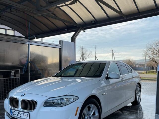 Білий БМВ 5 Серія, об'ємом двигуна 3 л та пробігом 300 тис. км за 9999 $, фото 1 на Automoto.ua