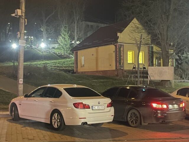 Білий БМВ 5 Серія, об'ємом двигуна 3 л та пробігом 300 тис. км за 9999 $, фото 5 на Automoto.ua