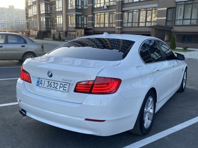 Белый БМВ 5 Серия, объемом двигателя 3 л и пробегом 306 тыс. км за 11200 $, фото 2 на Automoto.ua
