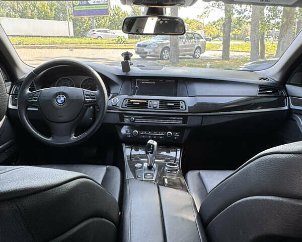 Білий БМВ 5 Серія, об'ємом двигуна 2 л та пробігом 175 тис. км за 13700 $, фото 20 на Automoto.ua