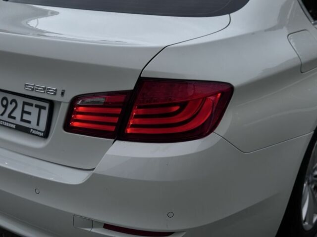 Білий БМВ 5 Серія, об'ємом двигуна 2 л та пробігом 290 тис. км за 11200 $, фото 7 на Automoto.ua