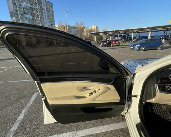 Білий БМВ 5 Серія, об'ємом двигуна 2 л та пробігом 272 тис. км за 14000 $, фото 10 на Automoto.ua