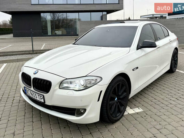Белый БМВ 5 Серия, объемом двигателя 3 л и пробегом 222 тыс. км за 13500 $, фото 1 на Automoto.ua