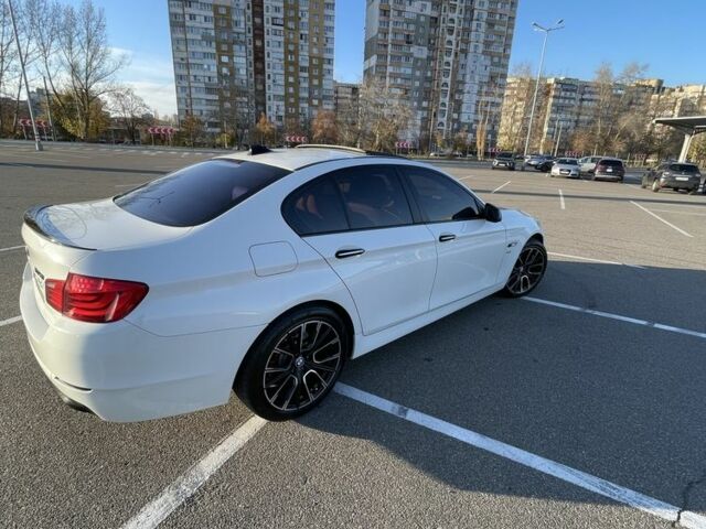Белый БМВ 5 Серия, объемом двигателя 2 л и пробегом 270 тыс. км за 15000 $, фото 5 на Automoto.ua