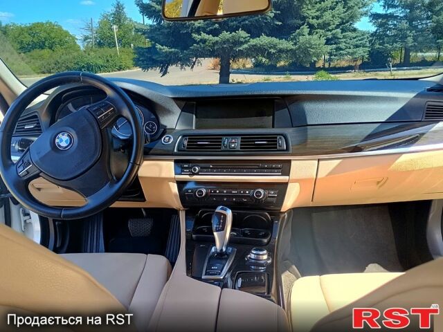 Білий БМВ 5 Серія, об'ємом двигуна 3 л та пробігом 200 тис. км за 12000 $, фото 13 на Automoto.ua