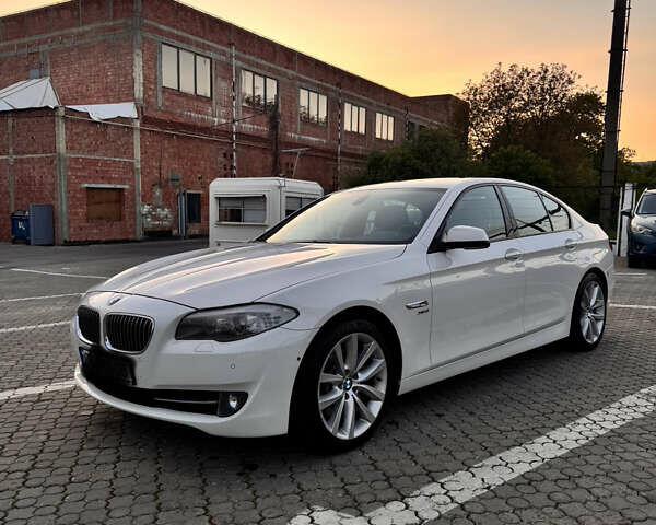 Белый БМВ 5 Серия, объемом двигателя 3.5 л и пробегом 265 тыс. км за 13900 $, фото 8 на Automoto.ua