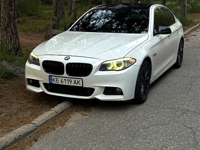Белый БМВ 5 Серия, объемом двигателя 3 л и пробегом 210 тыс. км за 14000 $, фото 1 на Automoto.ua