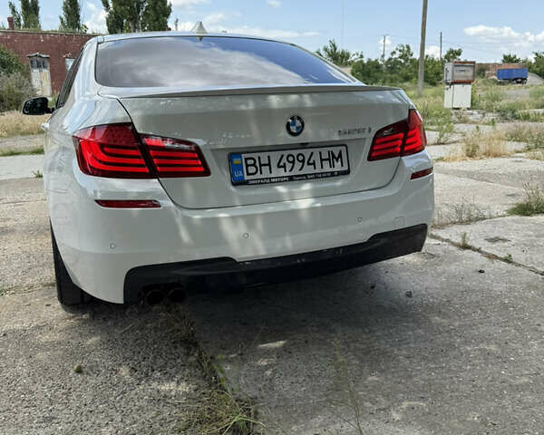 Белый БМВ 5 Серия, объемом двигателя 3 л и пробегом 199 тыс. км за 15500 $, фото 3 на Automoto.ua