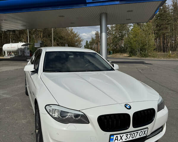 Белый БМВ 5 Серия, объемом двигателя 2.5 л и пробегом 219 тыс. км за 12100 $, фото 1 на Automoto.ua
