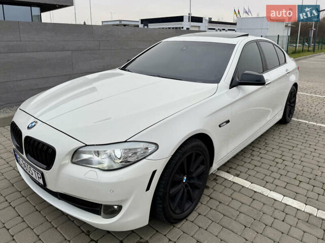 Белый БМВ 5 Серия, объемом двигателя 3 л и пробегом 222 тыс. км за 13500 $, фото 4 на Automoto.ua