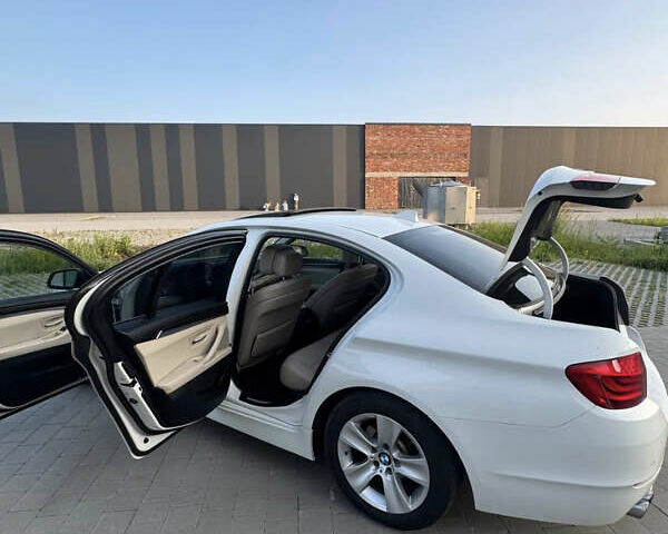 Білий БМВ 5 Серія, об'ємом двигуна 2 л та пробігом 260 тис. км за 11900 $, фото 1 на Automoto.ua