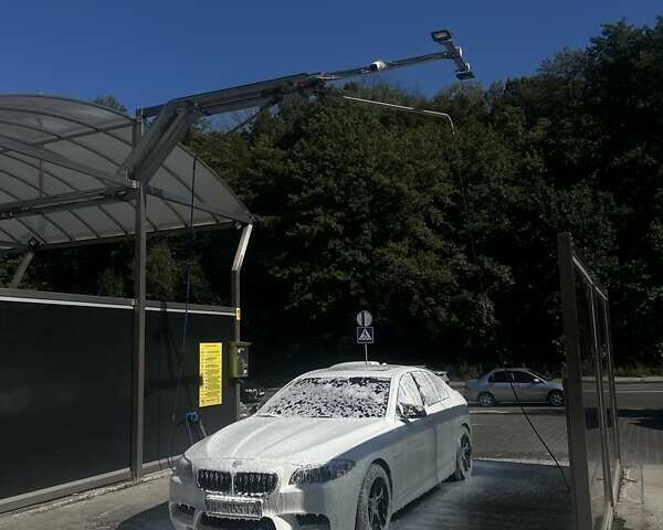 Белый БМВ 5 Серия, объемом двигателя 3 л и пробегом 397 тыс. км за 14500 $, фото 9 на Automoto.ua