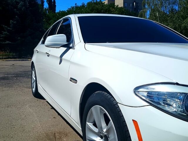 Білий БМВ 5 Серія, об'ємом двигуна 3 л та пробігом 200 тис. км за 12000 $, фото 7 на Automoto.ua