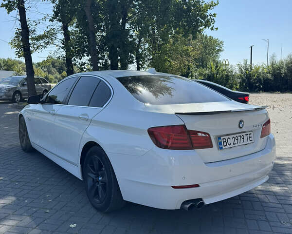 Білий БМВ 5 Серія, об'ємом двигуна 2 л та пробігом 175 тис. км за 13700 $, фото 6 на Automoto.ua