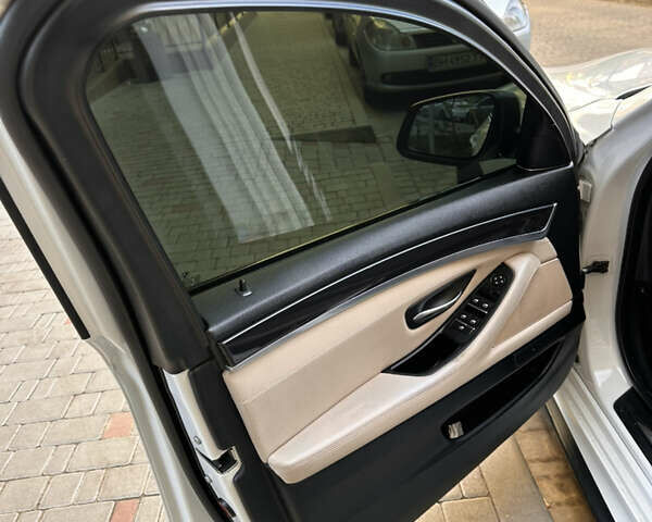 Белый БМВ 5 Серия, объемом двигателя 2 л и пробегом 226 тыс. км за 19900 $, фото 29 на Automoto.ua