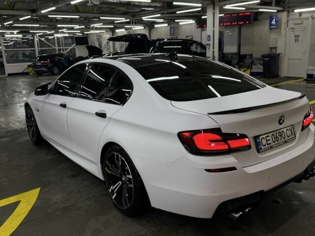 Белый БМВ 5 Серия, объемом двигателя 3 л и пробегом 190 тыс. км за 16600 $, фото 4 на Automoto.ua