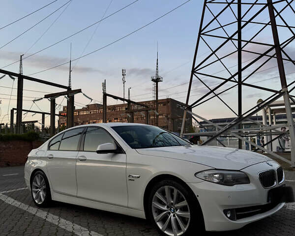 Белый БМВ 5 Серия, объемом двигателя 3.5 л и пробегом 265 тыс. км за 13900 $, фото 11 на Automoto.ua