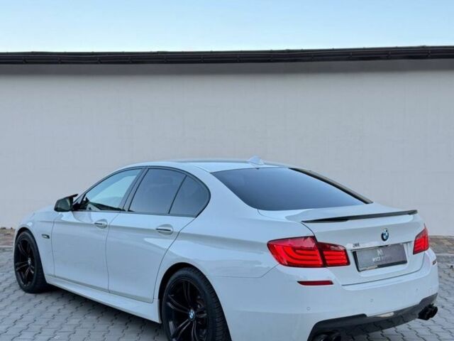Белый БМВ 5 Серия, объемом двигателя 3 л и пробегом 229 тыс. км за 13300 $, фото 1 на Automoto.ua